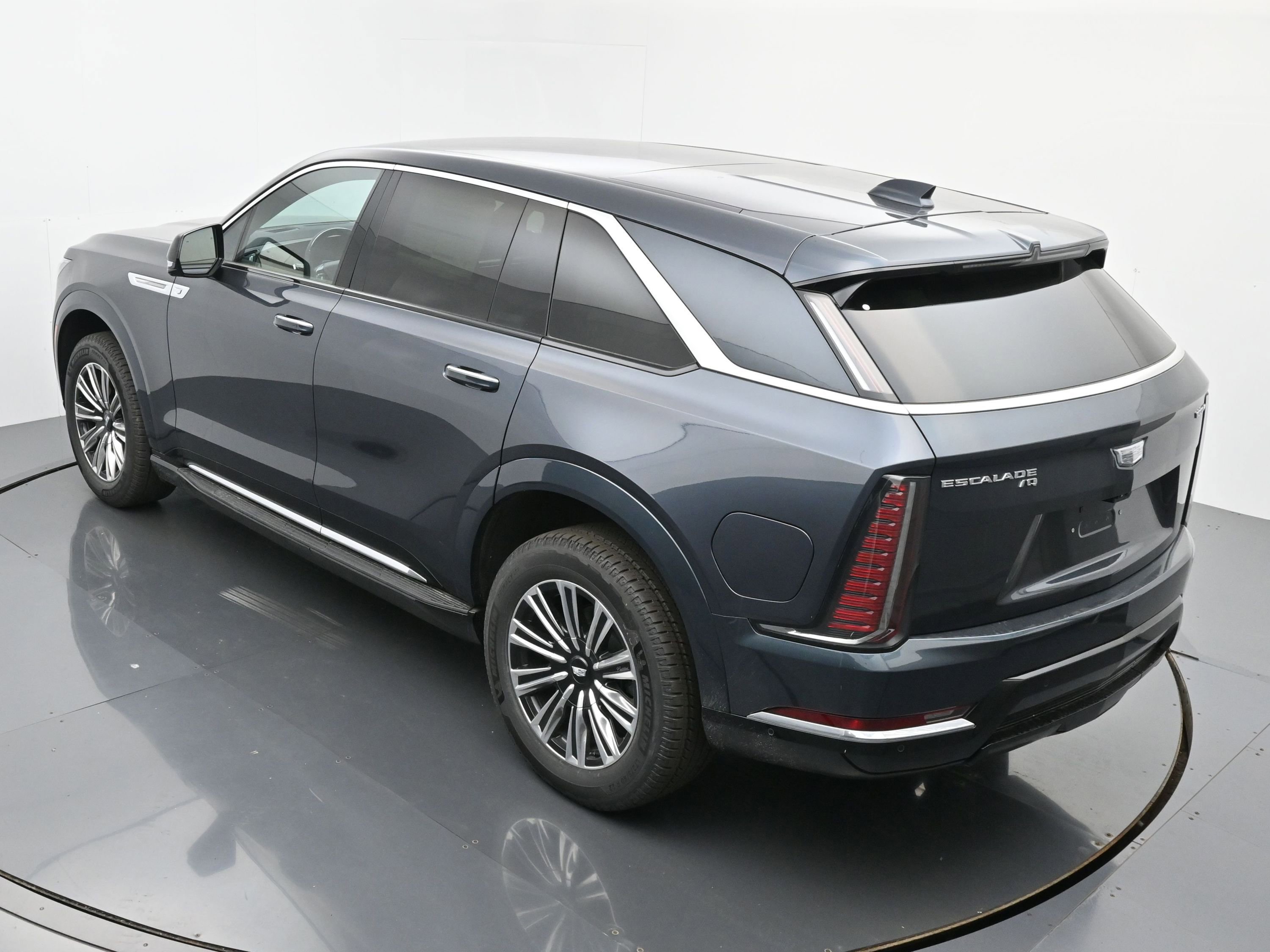 New 2026 Cadillac Escalade IQ Luxury 1 w/ LPO, Floor Liner Package image 25