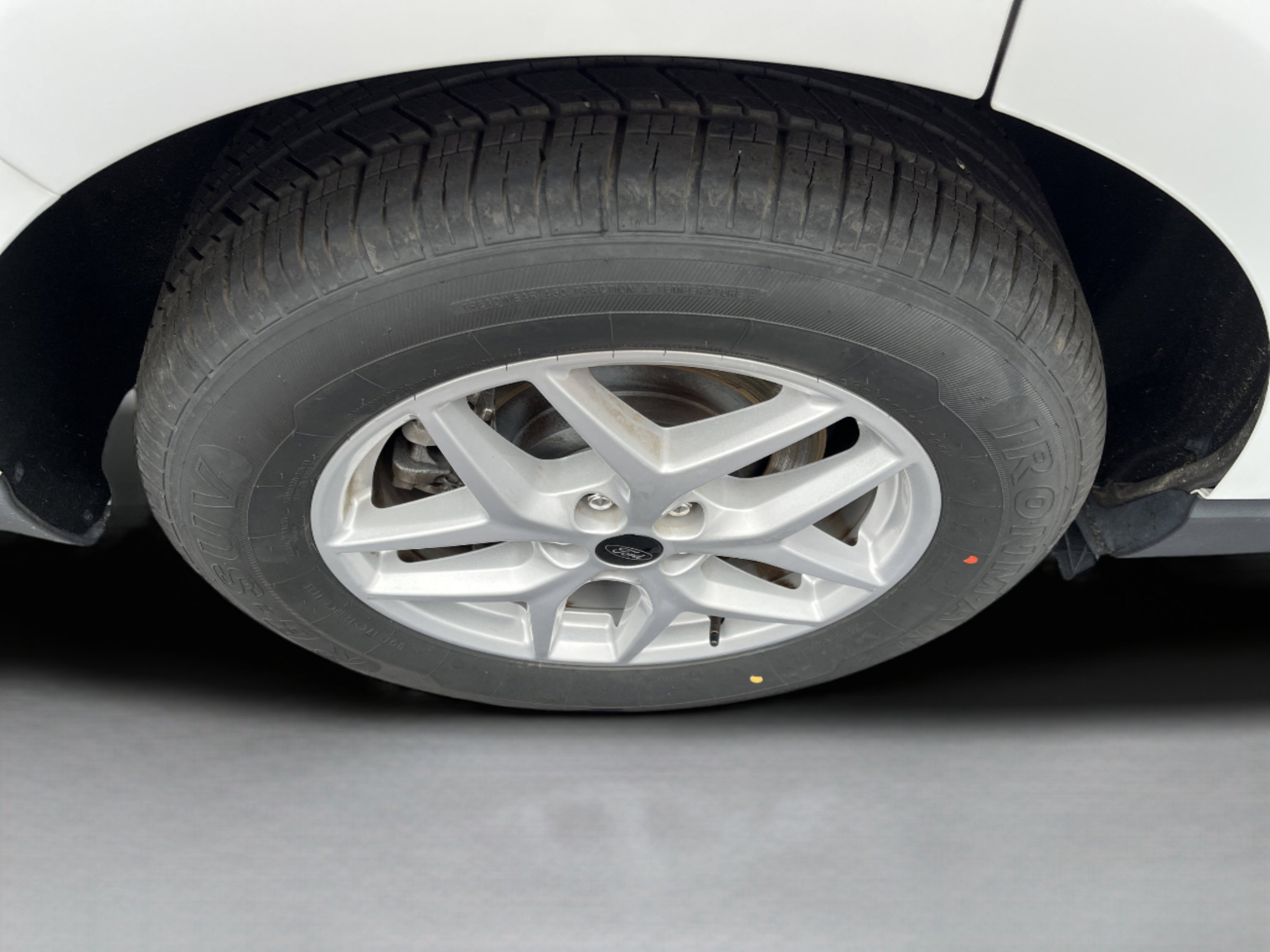 Used 2024 Ford Edge SEL image 9