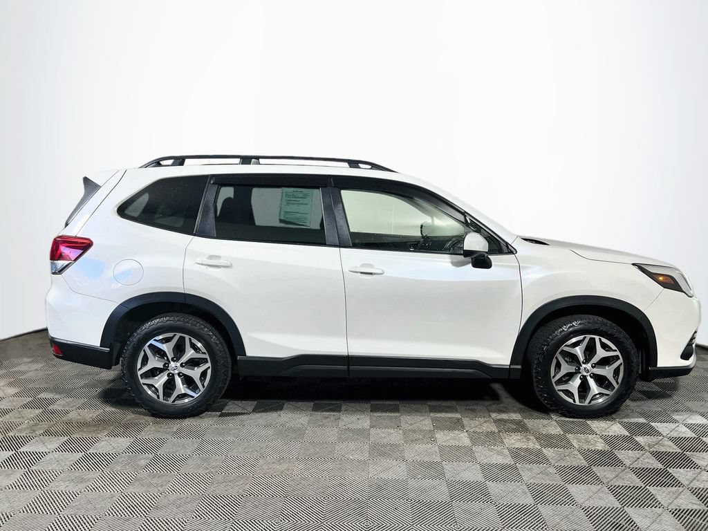 Used 2023 Subaru Forester Premium AWD/4WD image 8