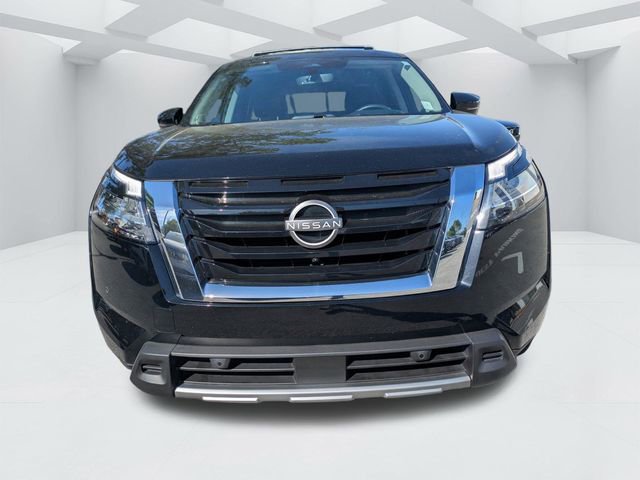 Used 2024 Nissan Pathfinder Platinum FWD image 11