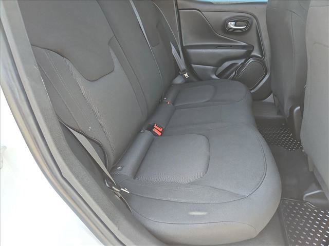 Used 2023 Jeep Renegade Latitude AWD/4WD image 19