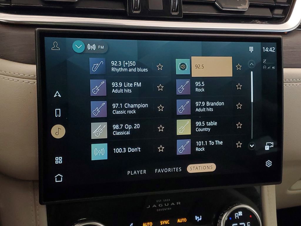 Used 2021 Jaguar F-PACE S image 19