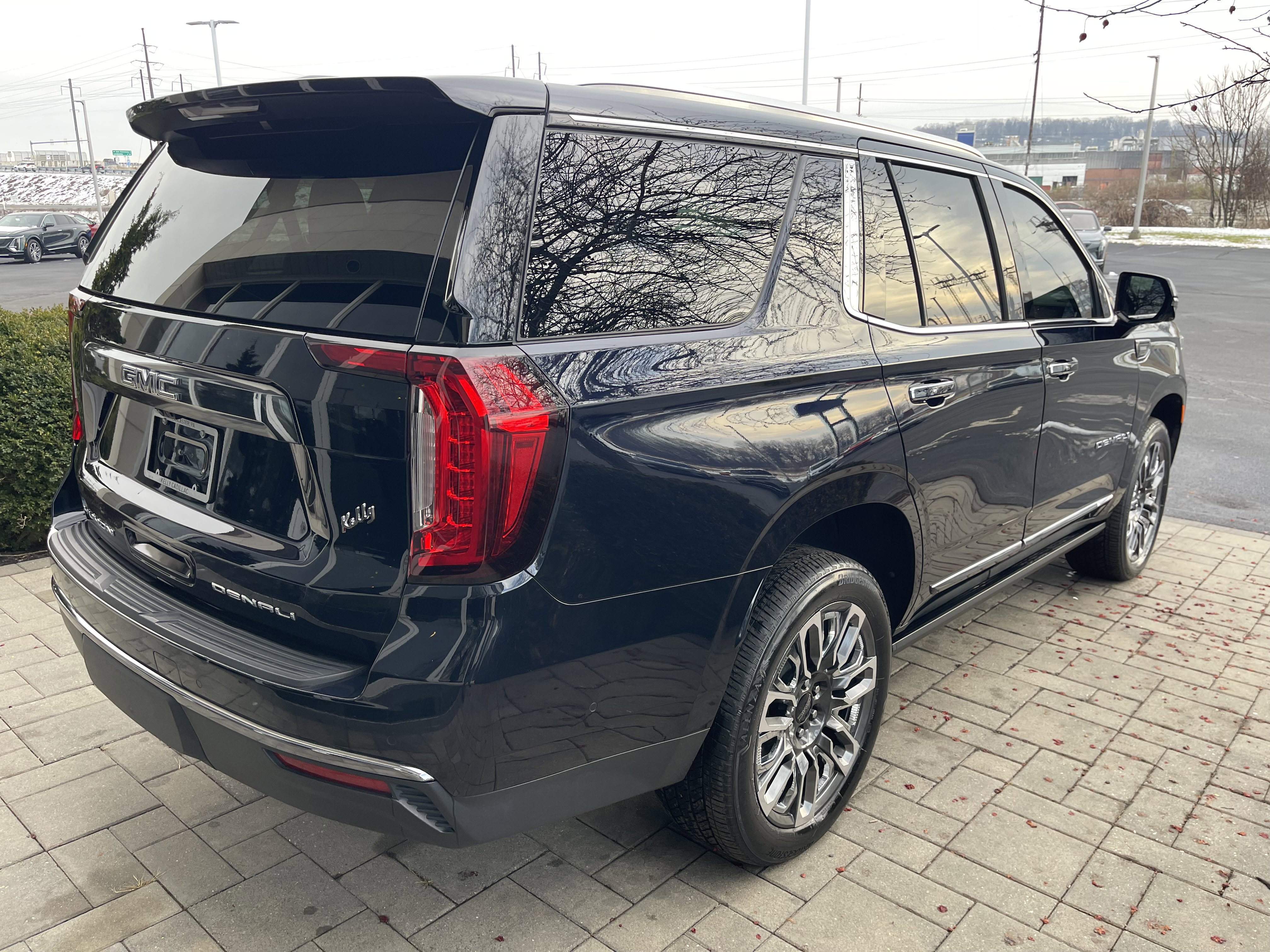 Used 2023 GMC Yukon Denali Ultimate image 8