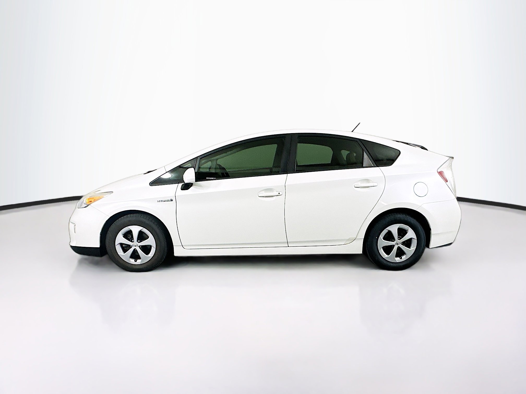 Used 2015 Toyota Prius Three w/ Preferred Accessory Package FWD image 4