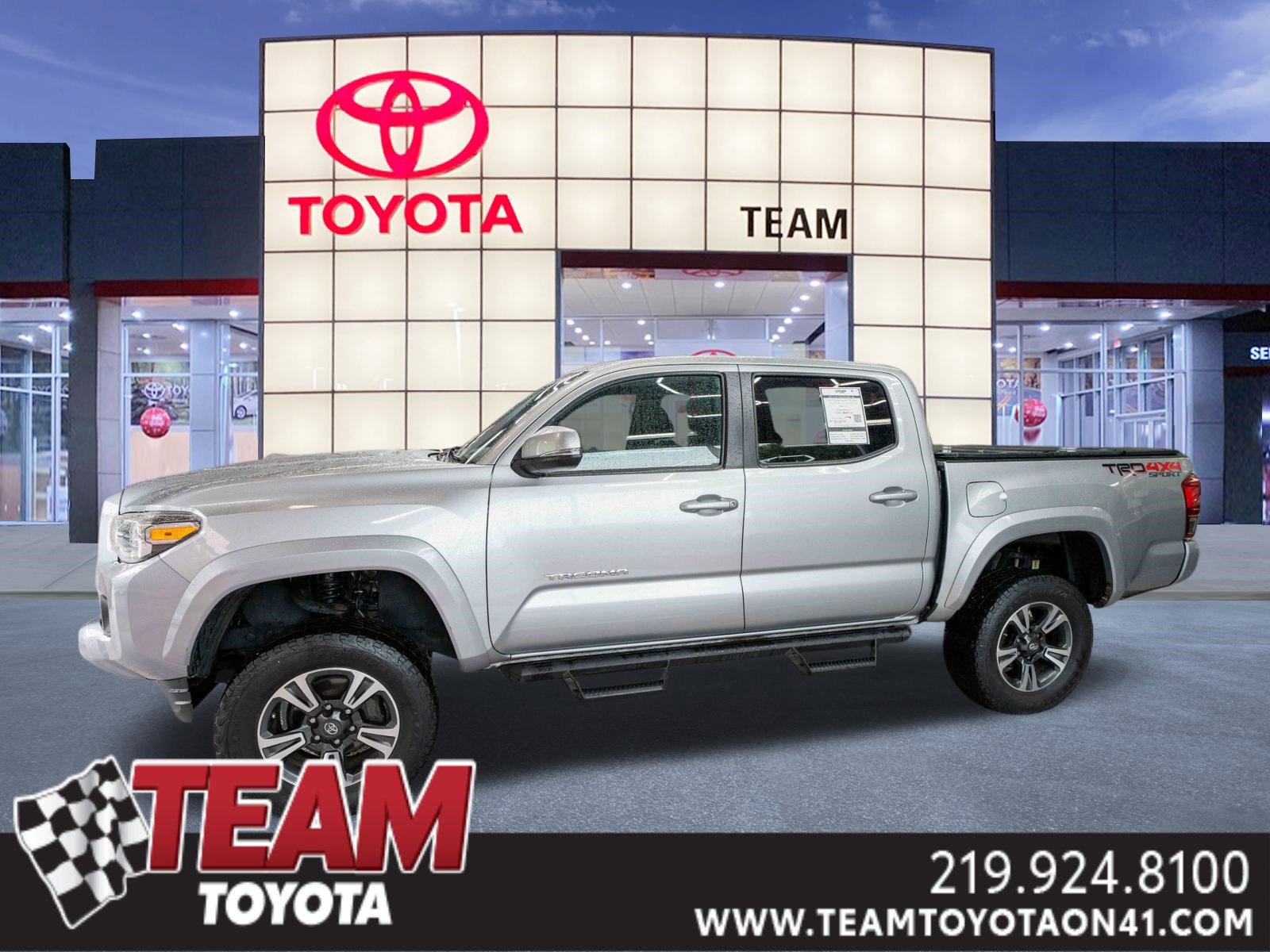 Used 2017 Toyota Tacoma TRD Sport AWD/4WD image 1