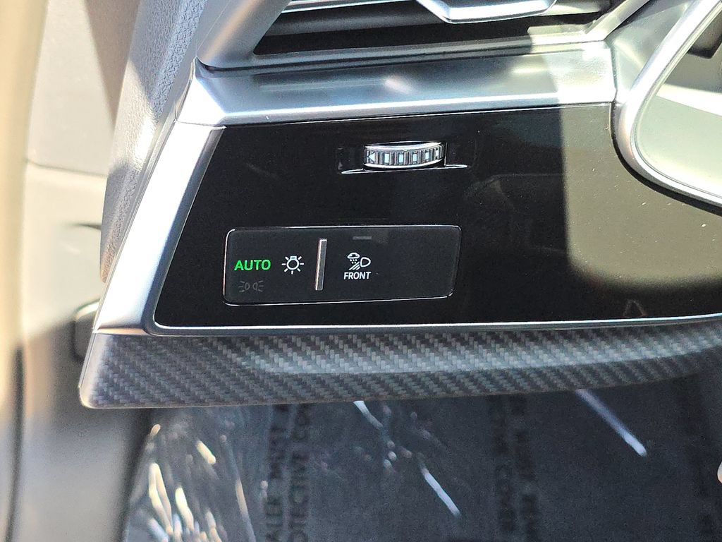 New 2026 Audi SQ8 Prestige AWD/4WD image 30
