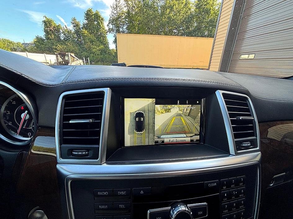 Used 2015 Mercedes-Benz ML 63 AMG 4MATIC image 29