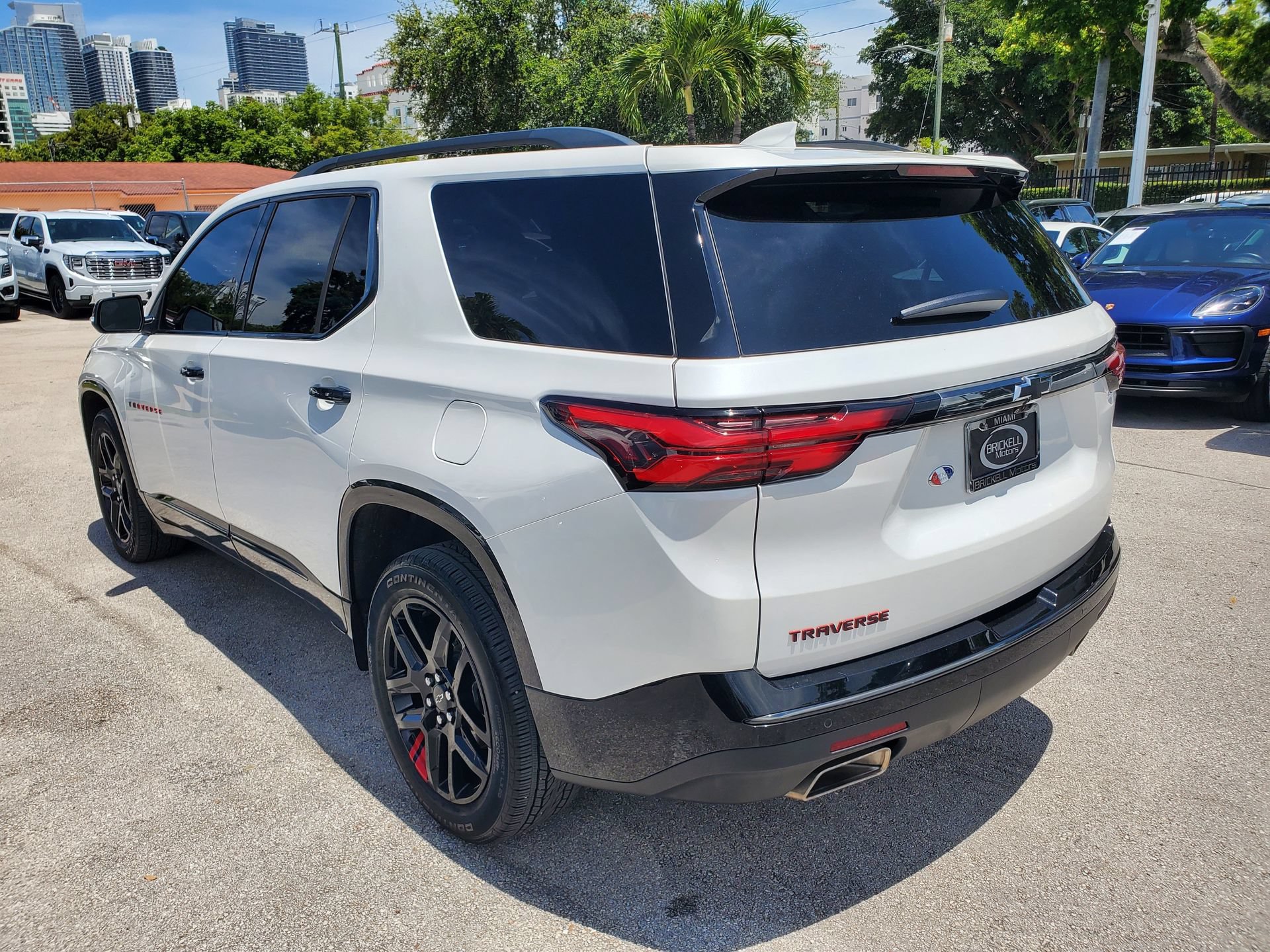 Used 2023 Chevrolet Traverse Premier w/ Redline Edition FWD image 4