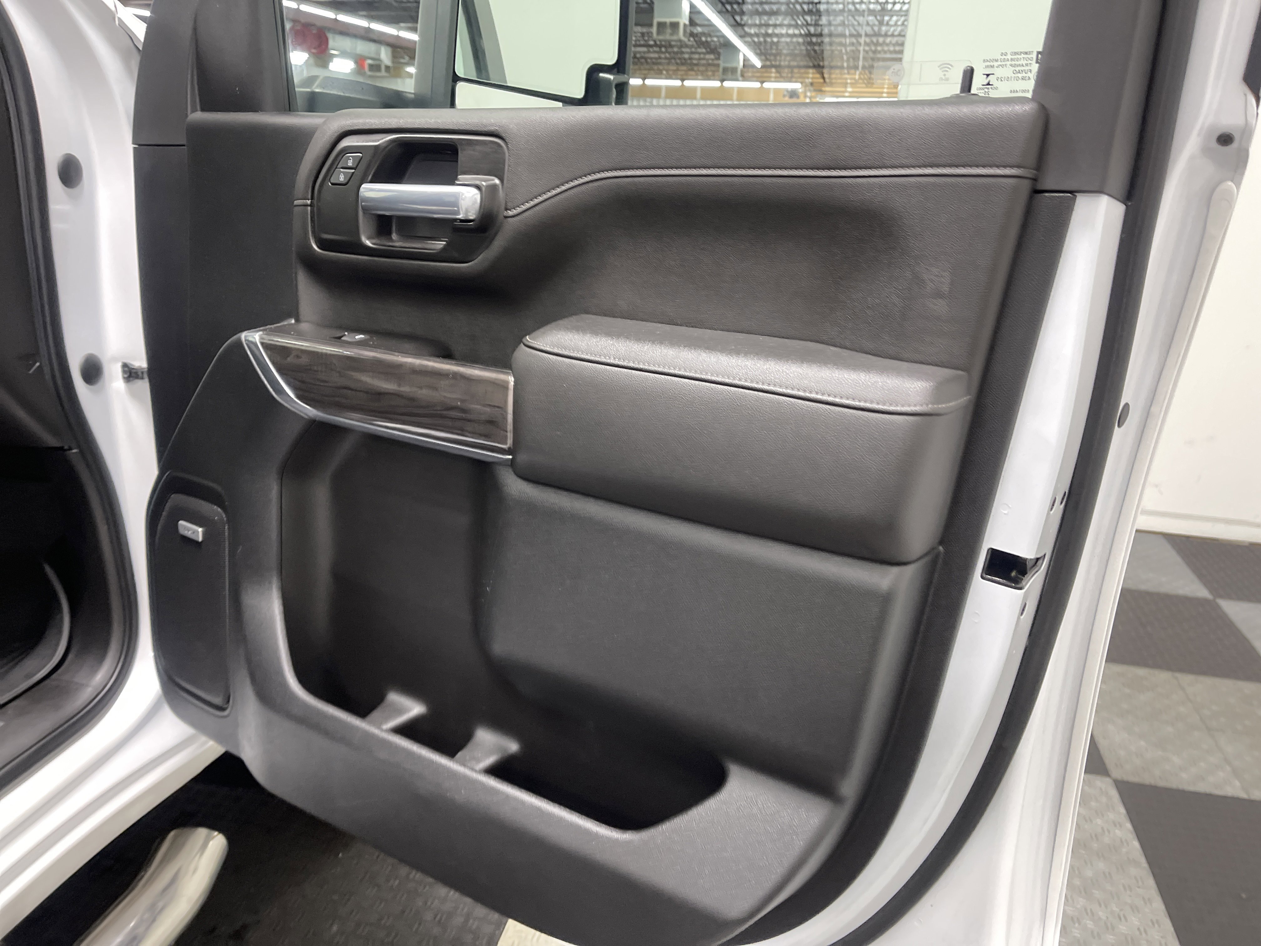 Used 2021 Chevrolet Silverado 3500 LTZ w/ LTZ Convenience Package image 23