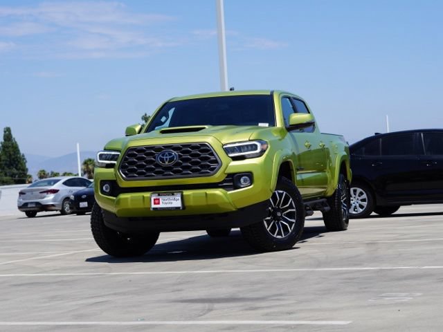 Used 2023 Toyota Tacoma TRD Sport AWD/4WD image 4