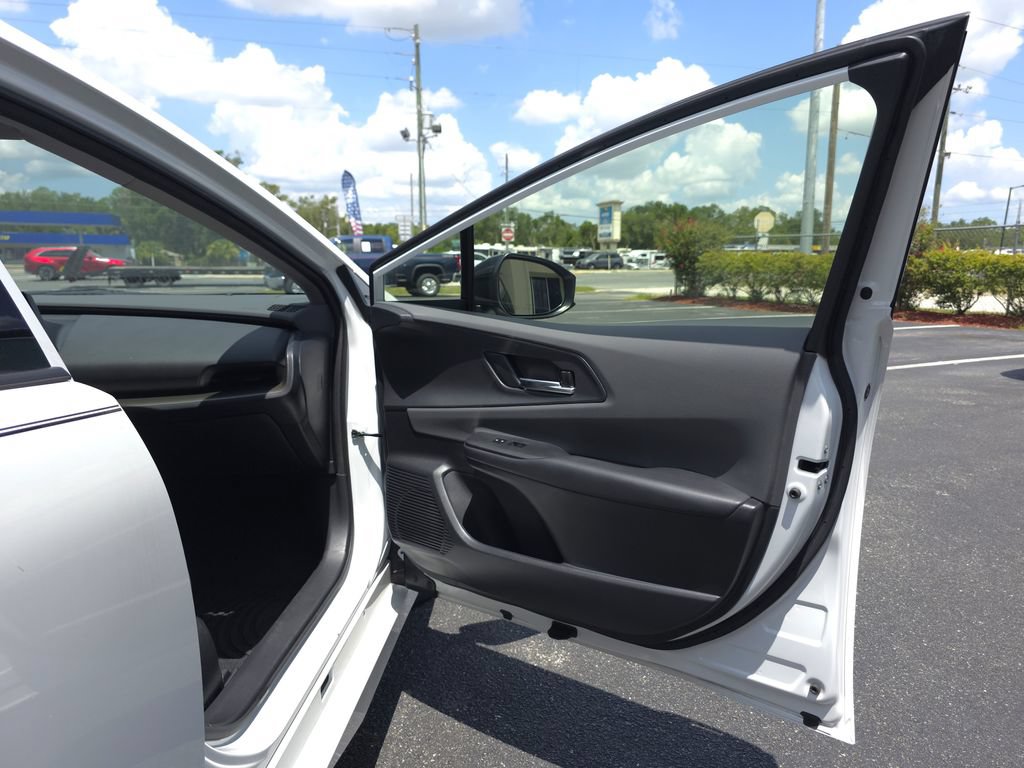 Used 2024 Toyota Prius XLE FWD image 11