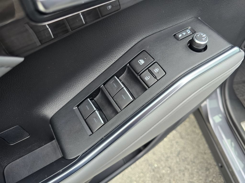 Used 2023 Toyota Highlander Platinum AWD/4WD image 21