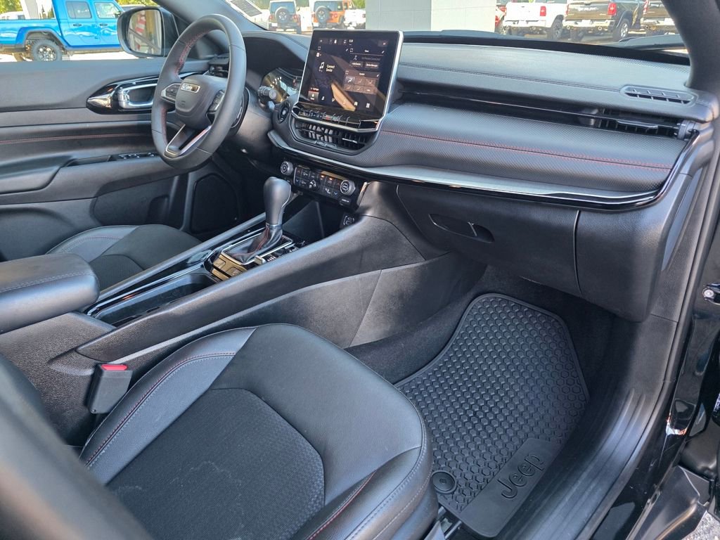 Used 2023 Jeep Compass Trailhawk image 25