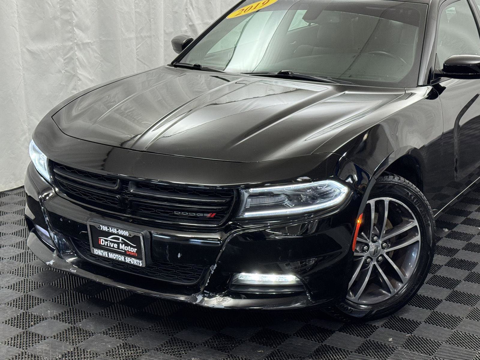 Used 2019 Dodge Charger SXT image 3