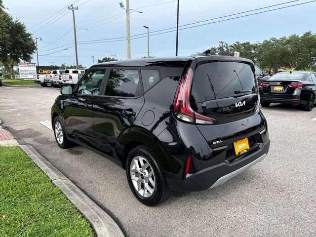 Used 2025 Kia Soul FWD image 5