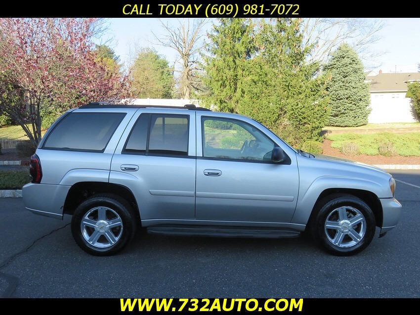 Used 2008 Chevrolet TrailBlazer LT w/ Sun And 6-Disc Cd Package AWD/4WD image 4