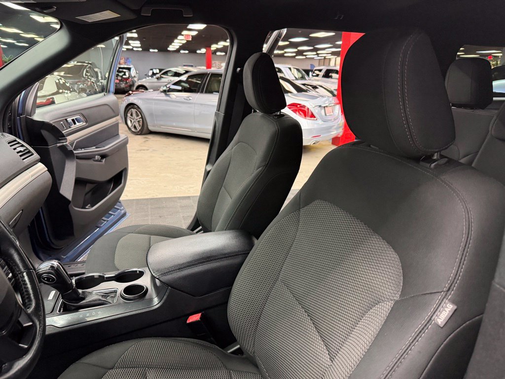 Used 2018 Ford Explorer XLT FWD image 34