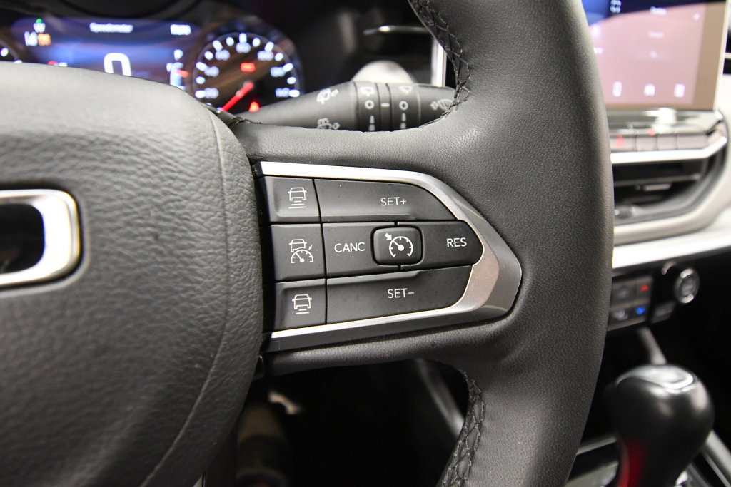 Used 2025 Jeep Compass Limited AWD/4WD image 21