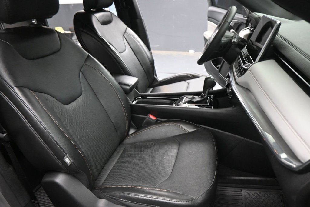 Used 2023 Jeep Compass Limited AWD/4WD image 21