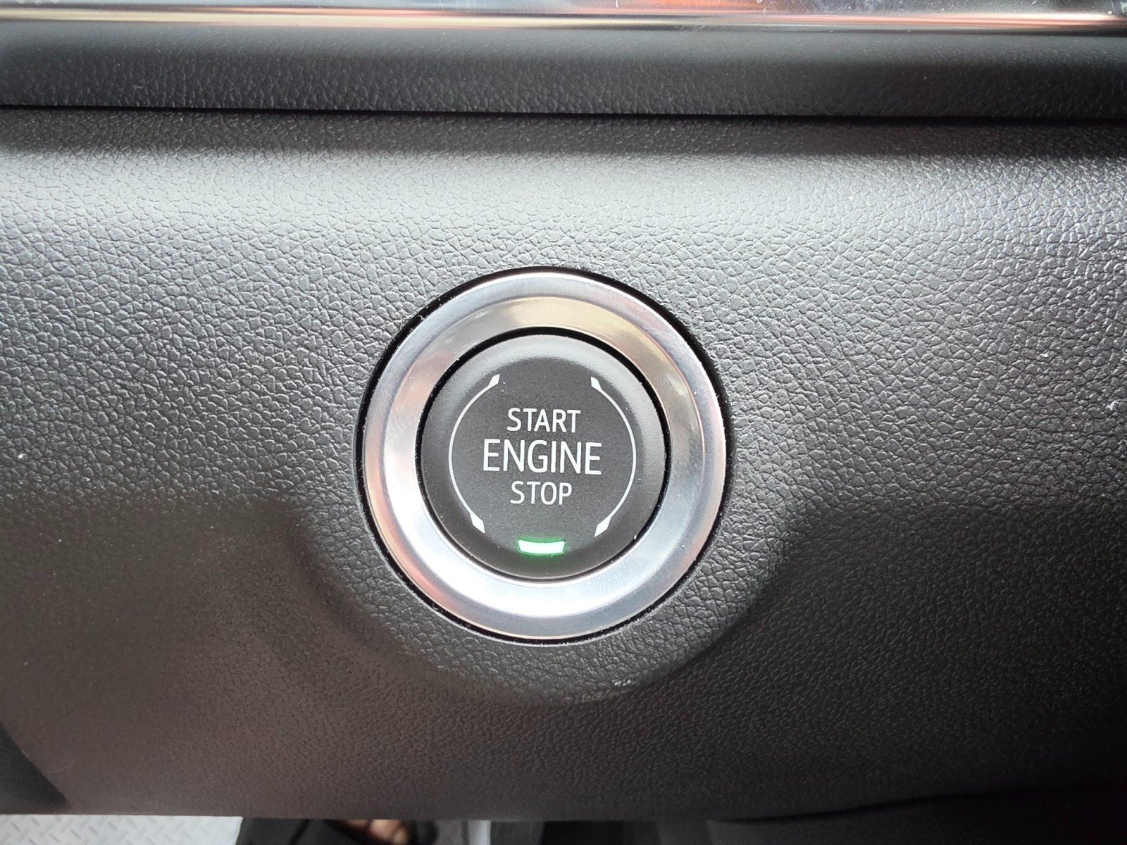 Used 2025 GMC Terrain Elevation w/ Technology Package II AWD/4WD image 47