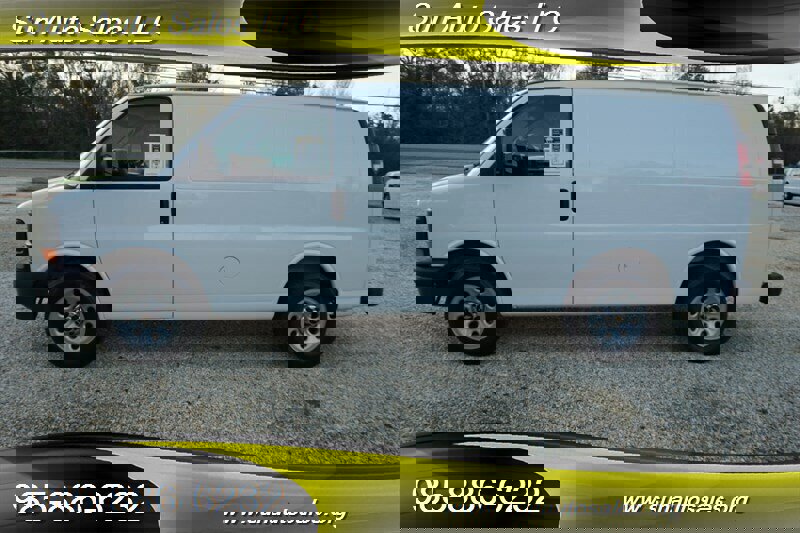 Used 2010 Chevrolet Express 1500 image 9