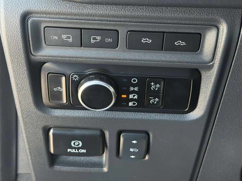 Used 2024 Ford F150 Lightning Platinum AWD/4WD image 24