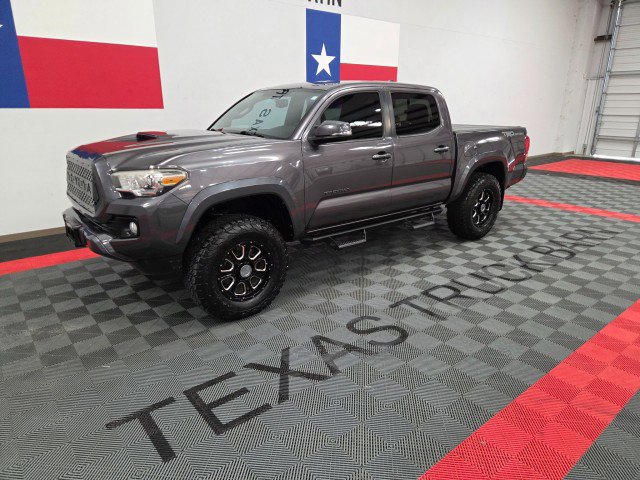 Used 2016 Toyota Tacoma TRD Sport image 2
