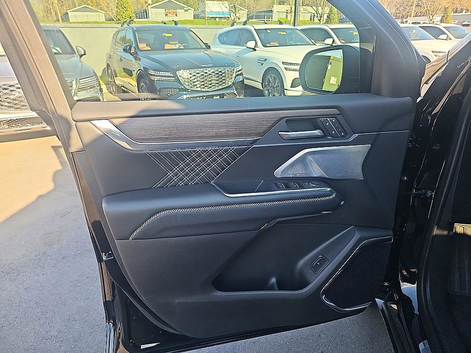 Used 2025 GMC Acadia Denali w/ Super Cruise Package image 9