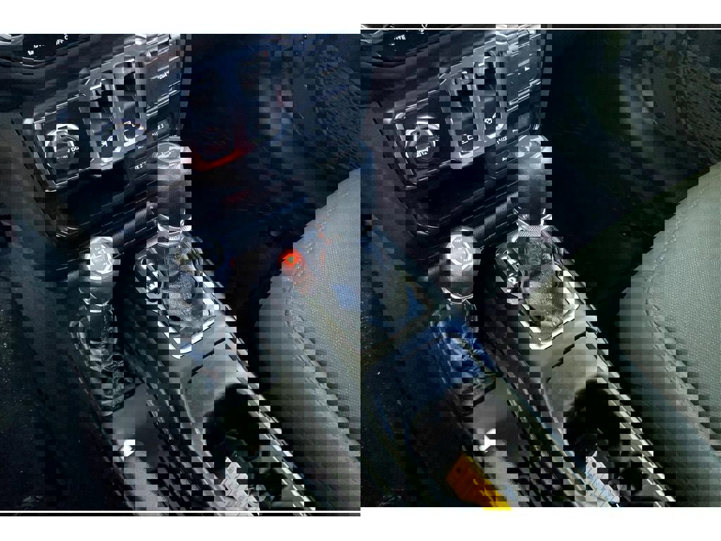 Used 2022 Jeep Wrangler Willys image 17