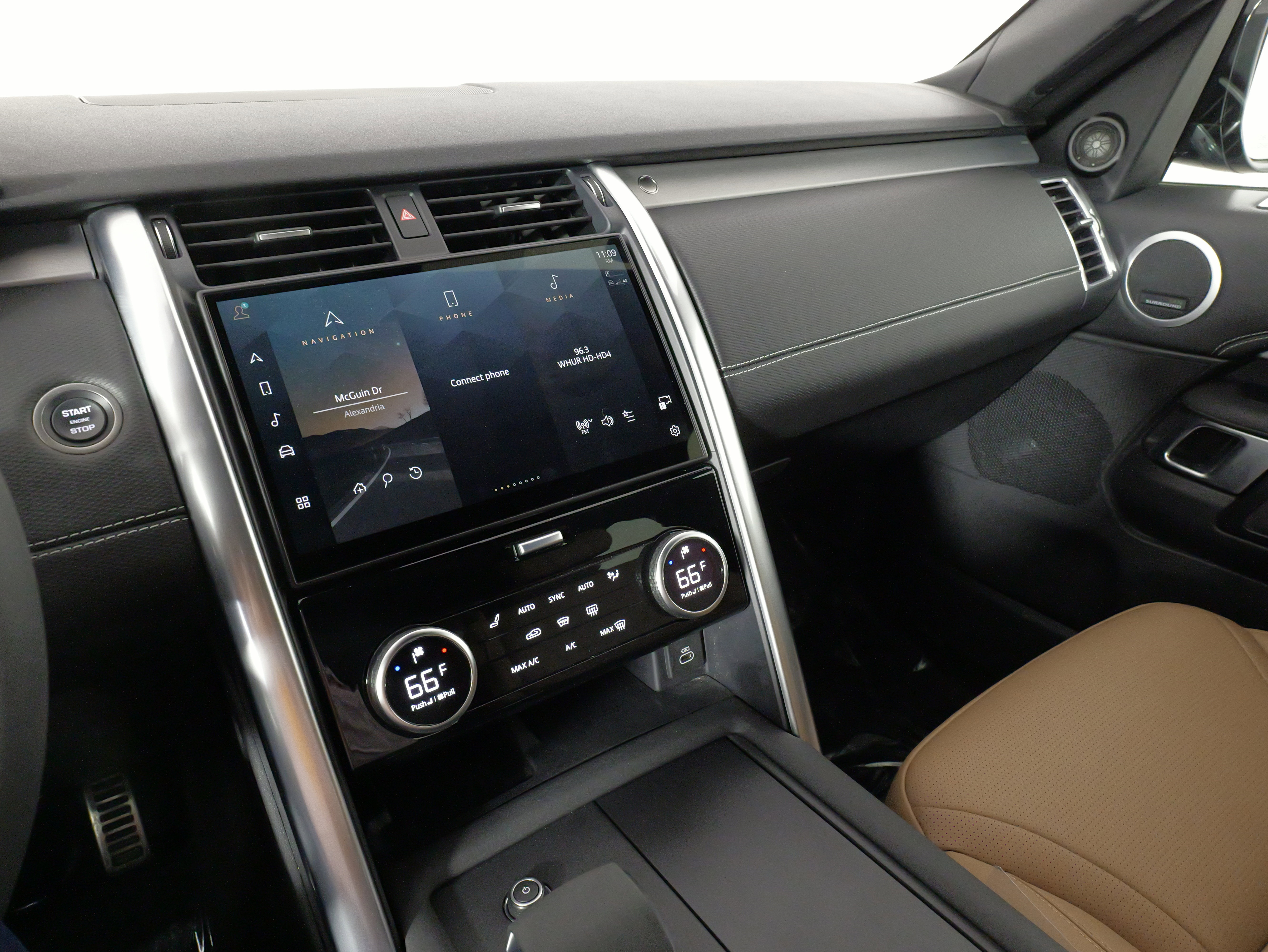 Used 2024 Land Rover Discovery Dynamic SE image 54