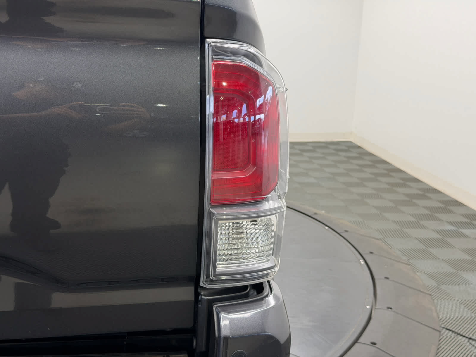 Used 2022 Toyota Tacoma TRD Off-Road w/ Technology Package RWD image 12