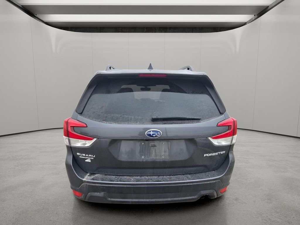 Used 2024 Subaru Forester Premium image 4