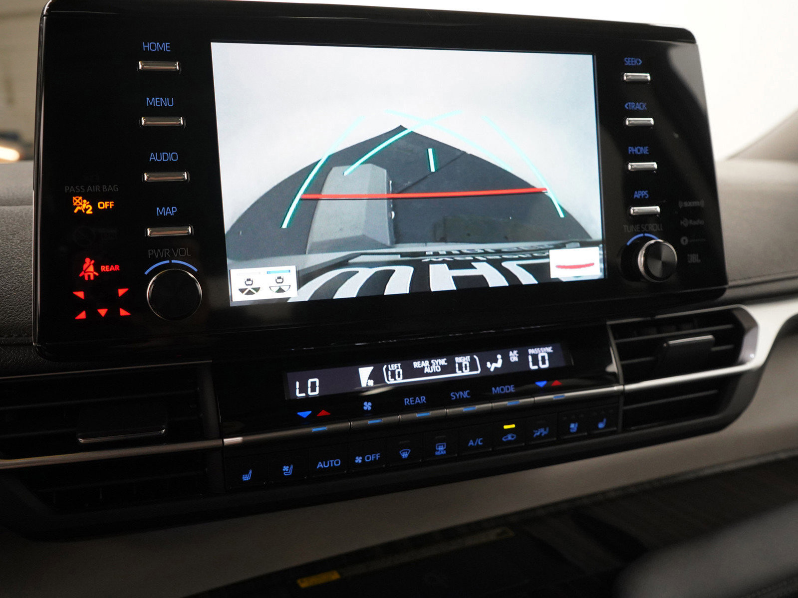 New 2024 Toyota Sienna Limited image 25