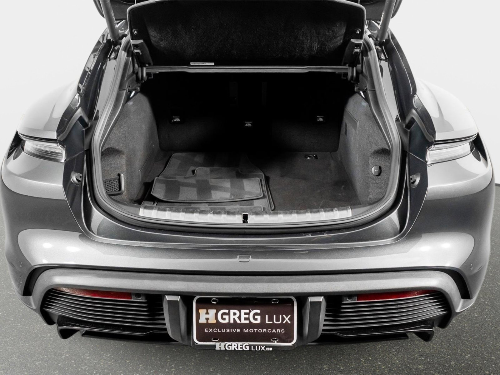 Used 2023 Porsche Taycan GTS w/ Technology Package image 54