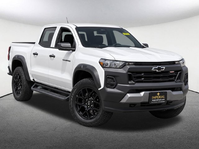 Used 2024 Chevrolet Colorado Trail Boss w/ LPO, Dark Essentials Package AWD/4WD image 2