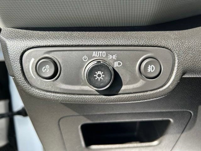Used 2021 Chevrolet TrailBlazer LT FWD image 17