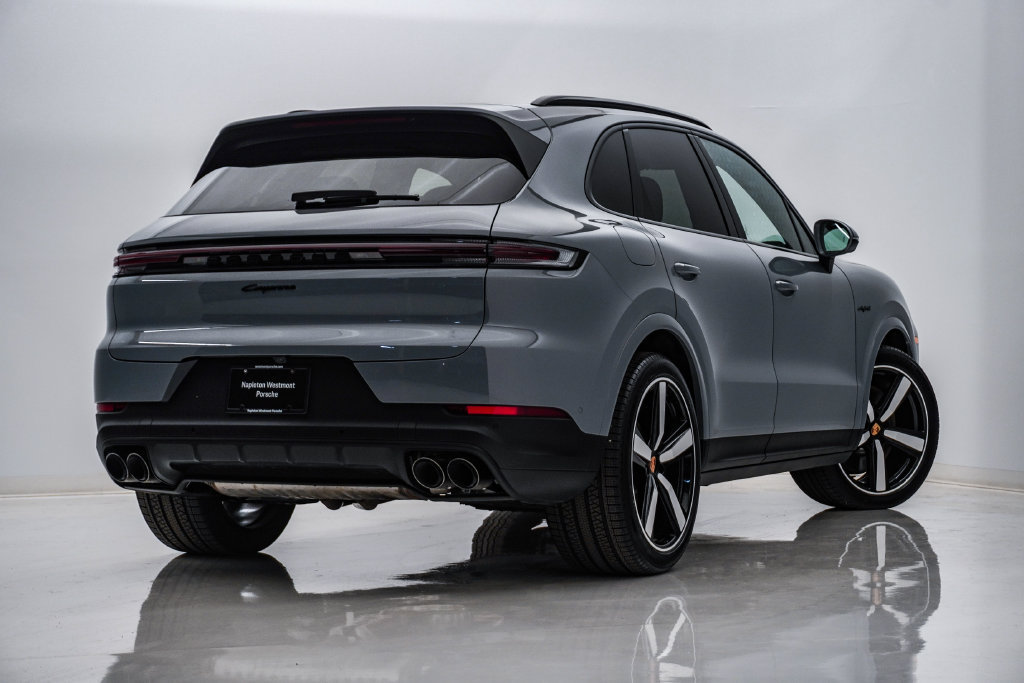 Certified 2026 Porsche Cayenne E-Hybrid AWD/4WD image 11