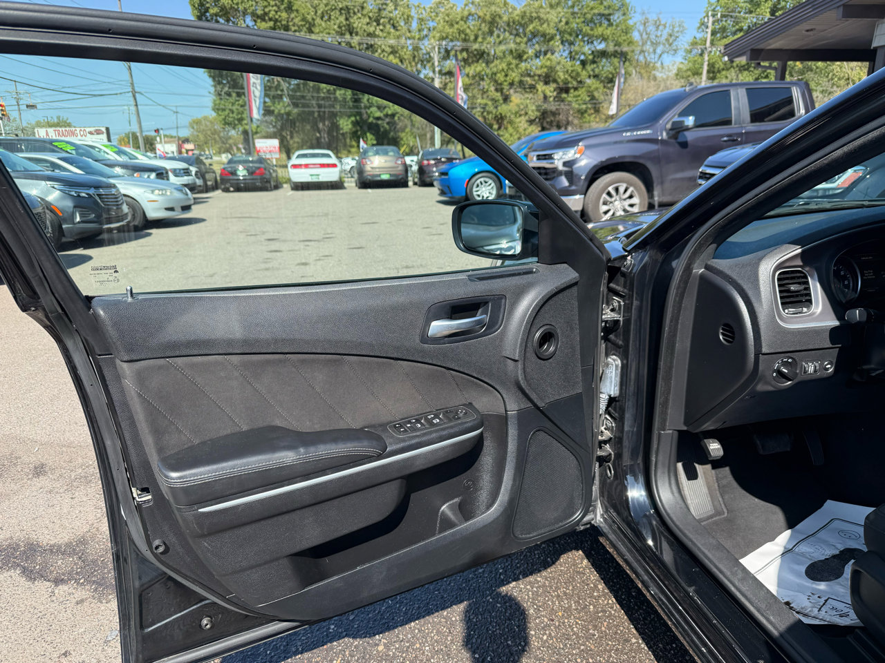 Used 2022 Dodge Charger SXT image 12