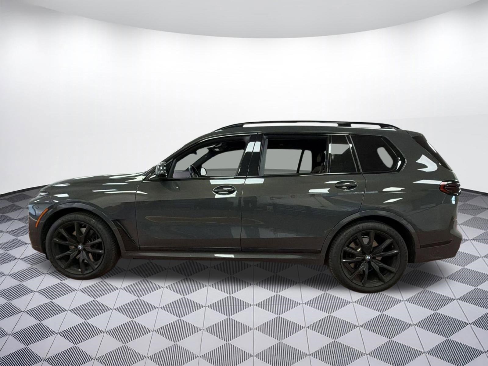 Certified 2023 BMW X7 xDrive40i w/ M Sport Package image 2
