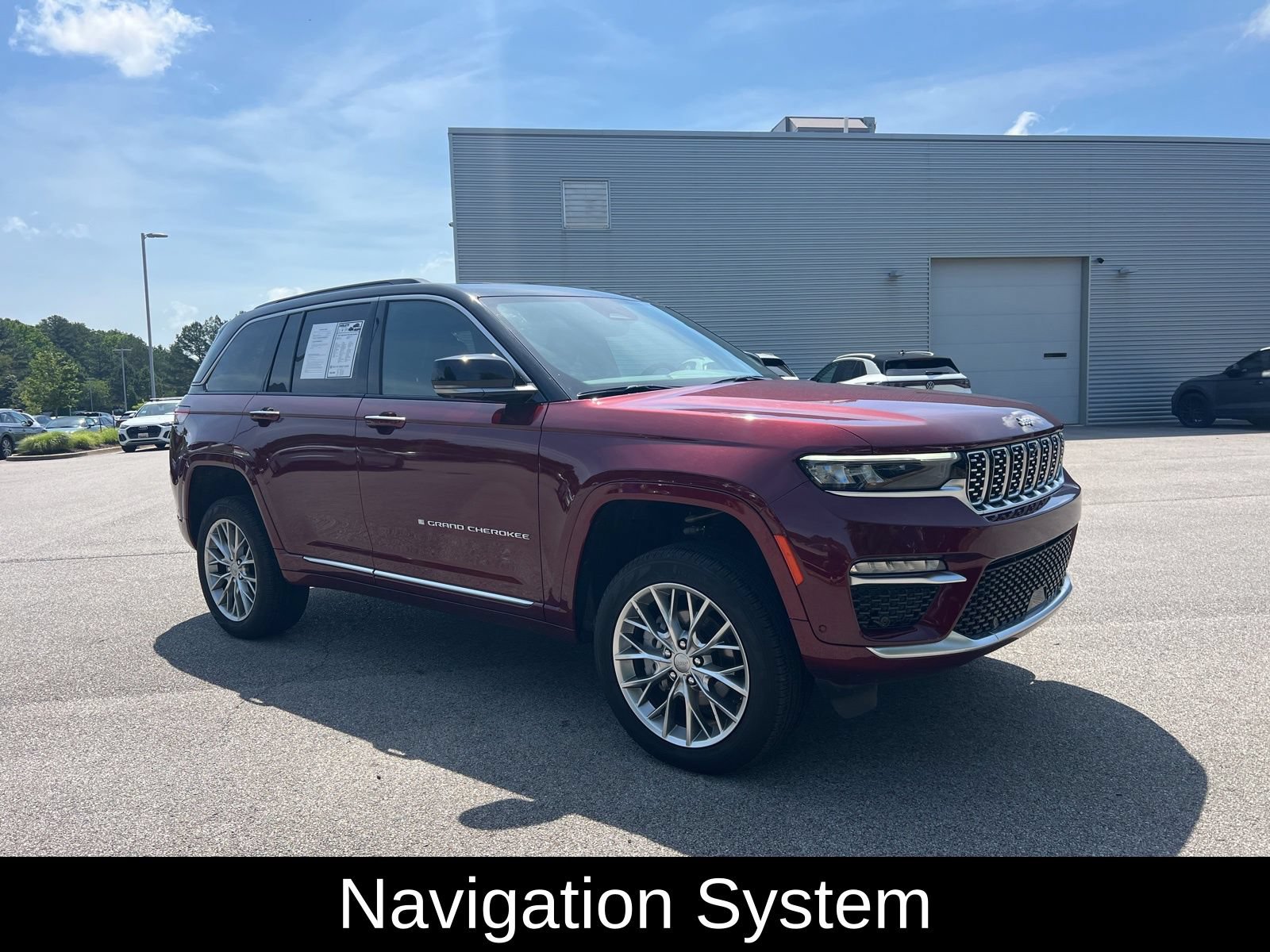 Used 2025 Jeep Grand Cherokee Summit AWD/4WD image 3