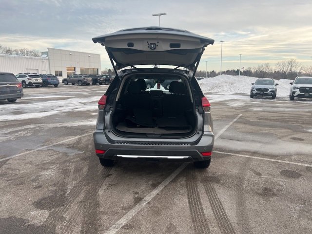 Used 2020 Nissan Rogue SV image 14