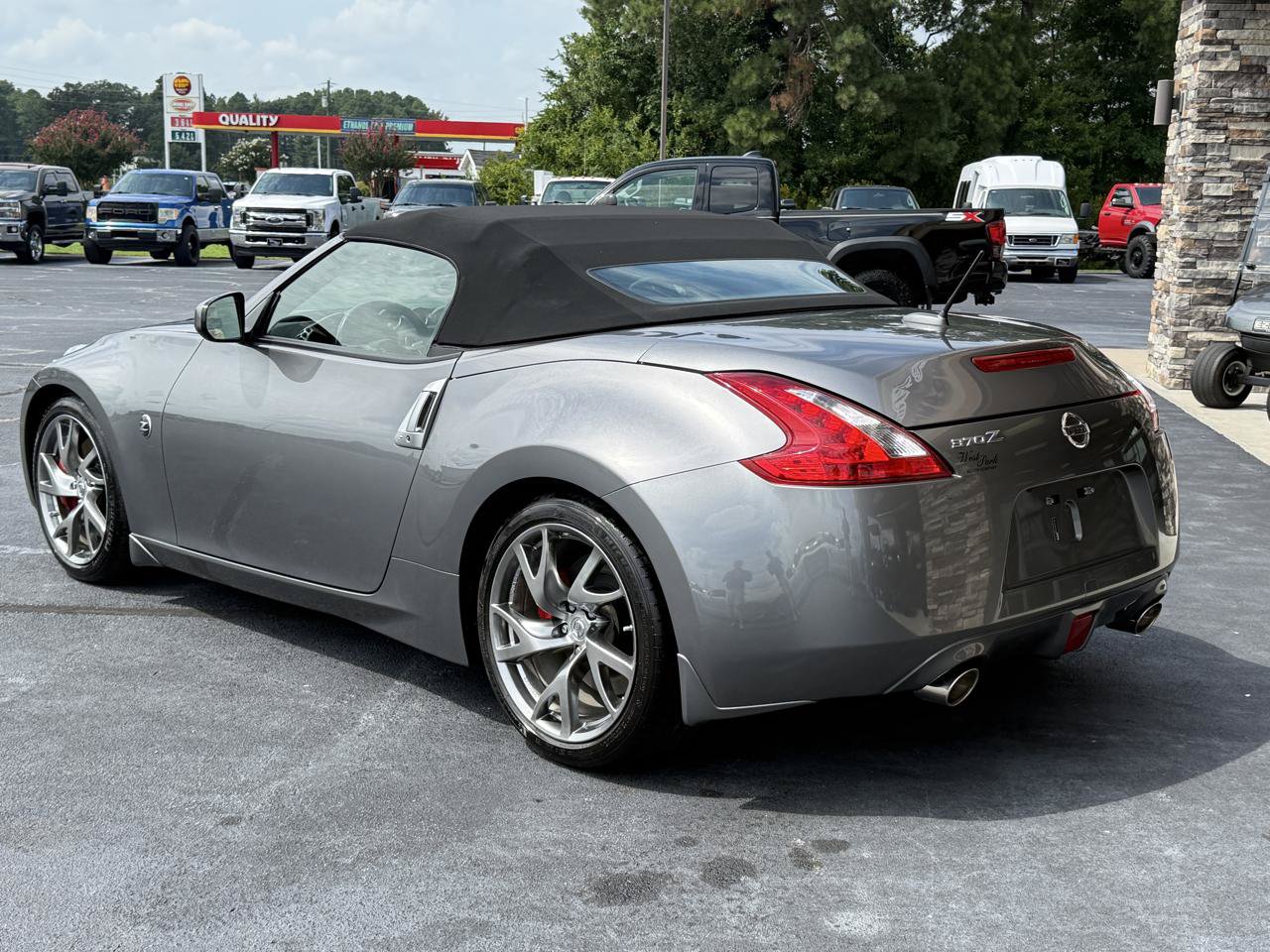 Used 2016 Nissan 370Z Touring Sport RWD image 3