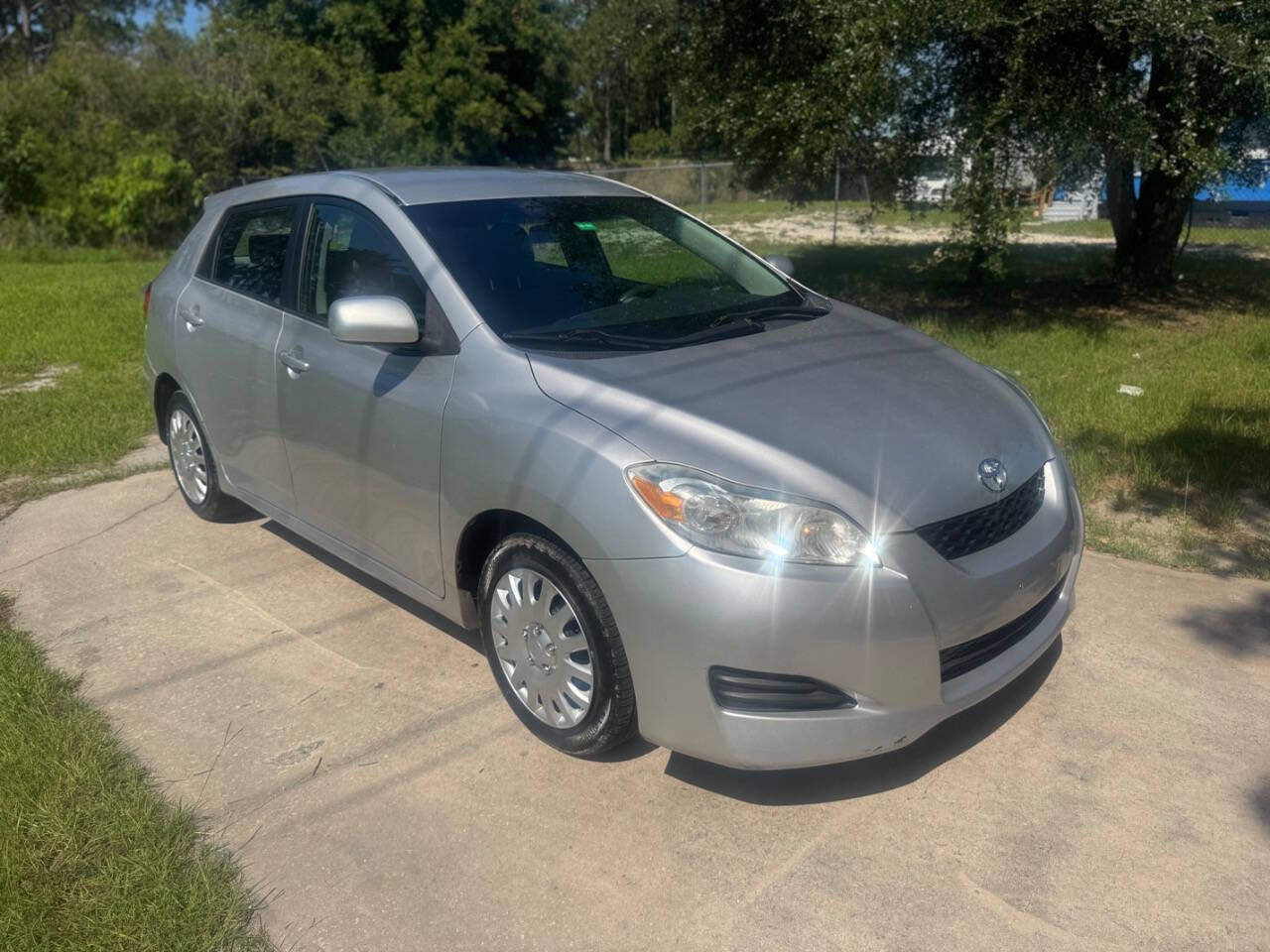 Used 2009 Toyota Matrix FWD image 3