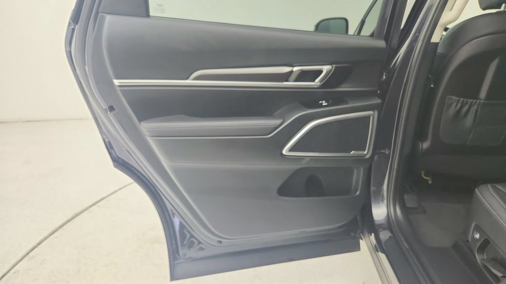 Used 2025 Kia Telluride S FWD image 28