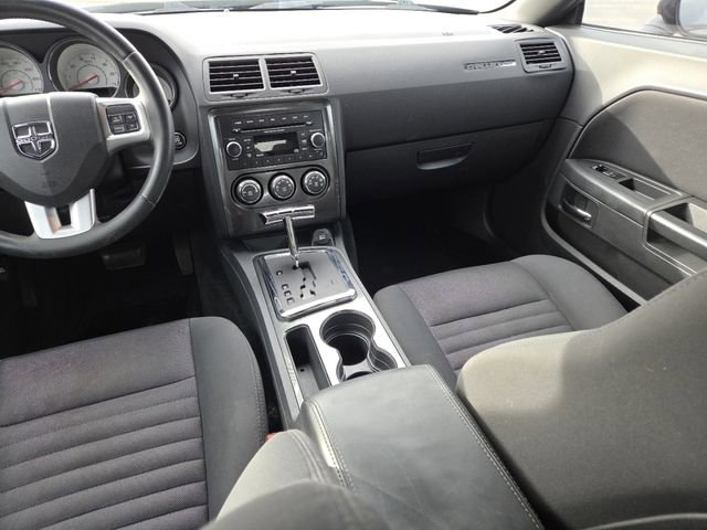 Used 2013 Dodge Challenger SXT image 25