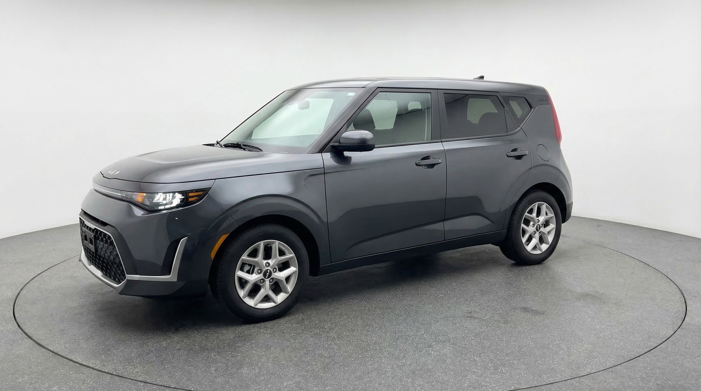 Used 2025 Kia Soul LX w/ LX Technology Package image 3