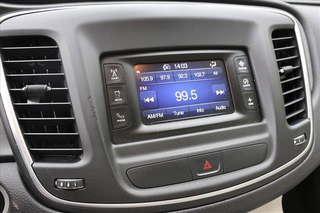 Used 2015 Chrysler 200 Limited FWD image 17