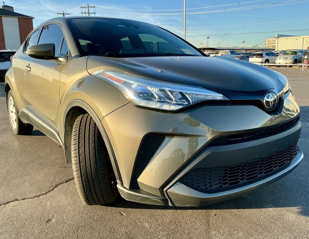 Used 2021 Toyota C-HR LE image 2