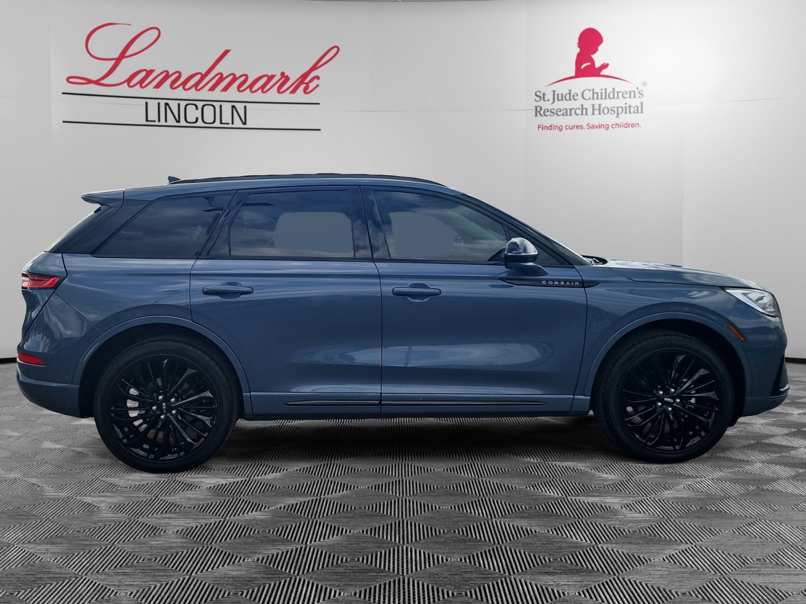 Certified 2024 Lincoln Corsair Reserve w/ Equipment Group 202A AWD/4WD image 6