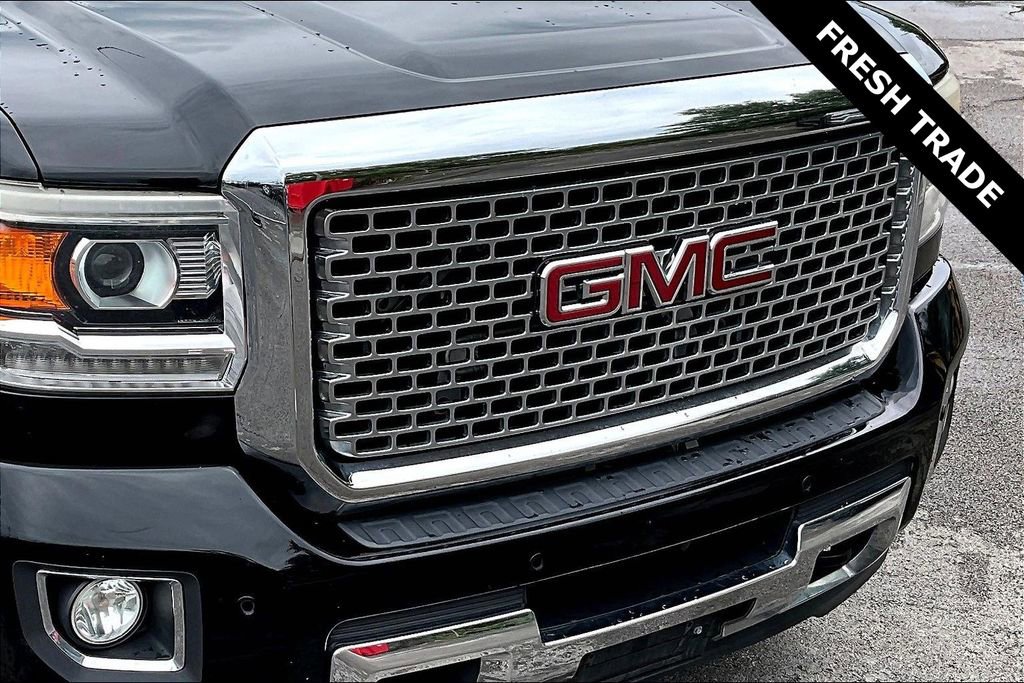 Used 2016 GMC Sierra 2500 Denali w/ Duramax Plus Package AWD/4WD image 33